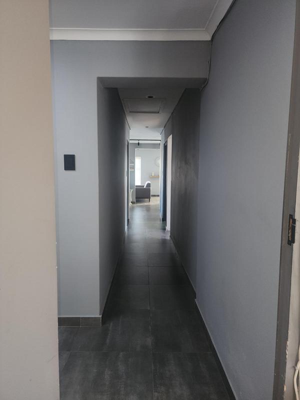 4 Bedroom Property for Sale in Pelikan Park Western Cape